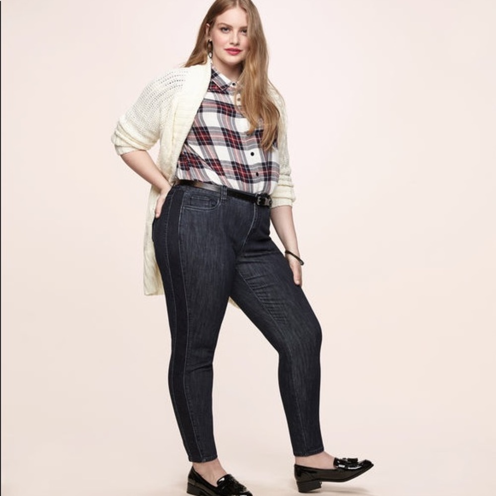 🌺🖤👠LORALETTE LACE SIDE DARK WASH JEAN👠🖤🌺
